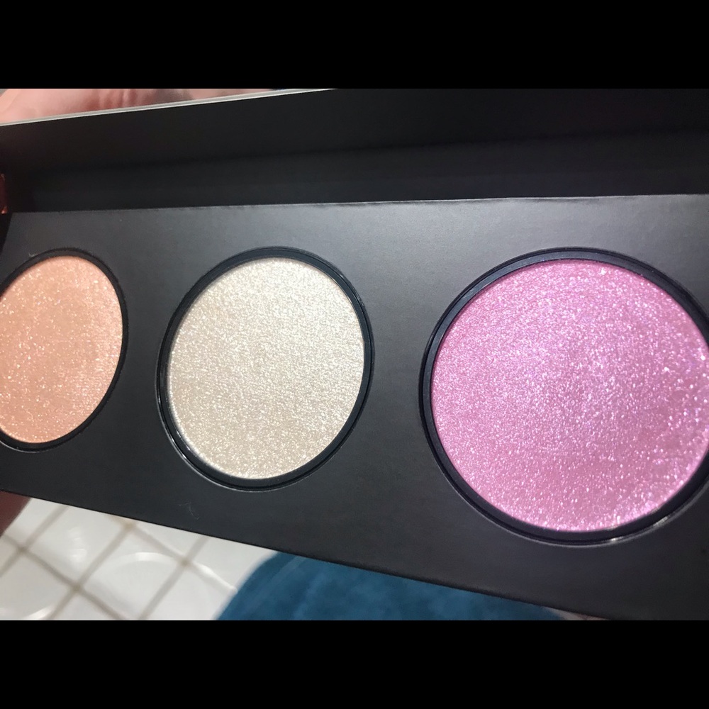 Kat Von D metal crush palette BNIB ⚡️⚡️⚡️💖💛💜💖
